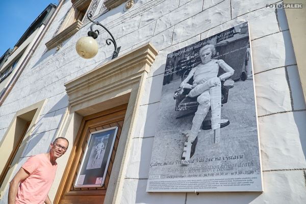 Jiří David Nadměrná specializace plodí smrt jako bouři nad mraky